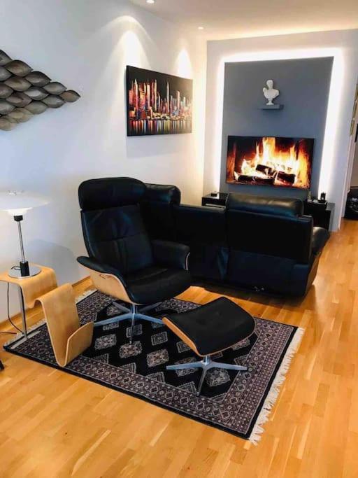 Stylish And Relaxing Two Bedroom Appartment, View Over Harbour Hafnarfjörður Kültér fotó
